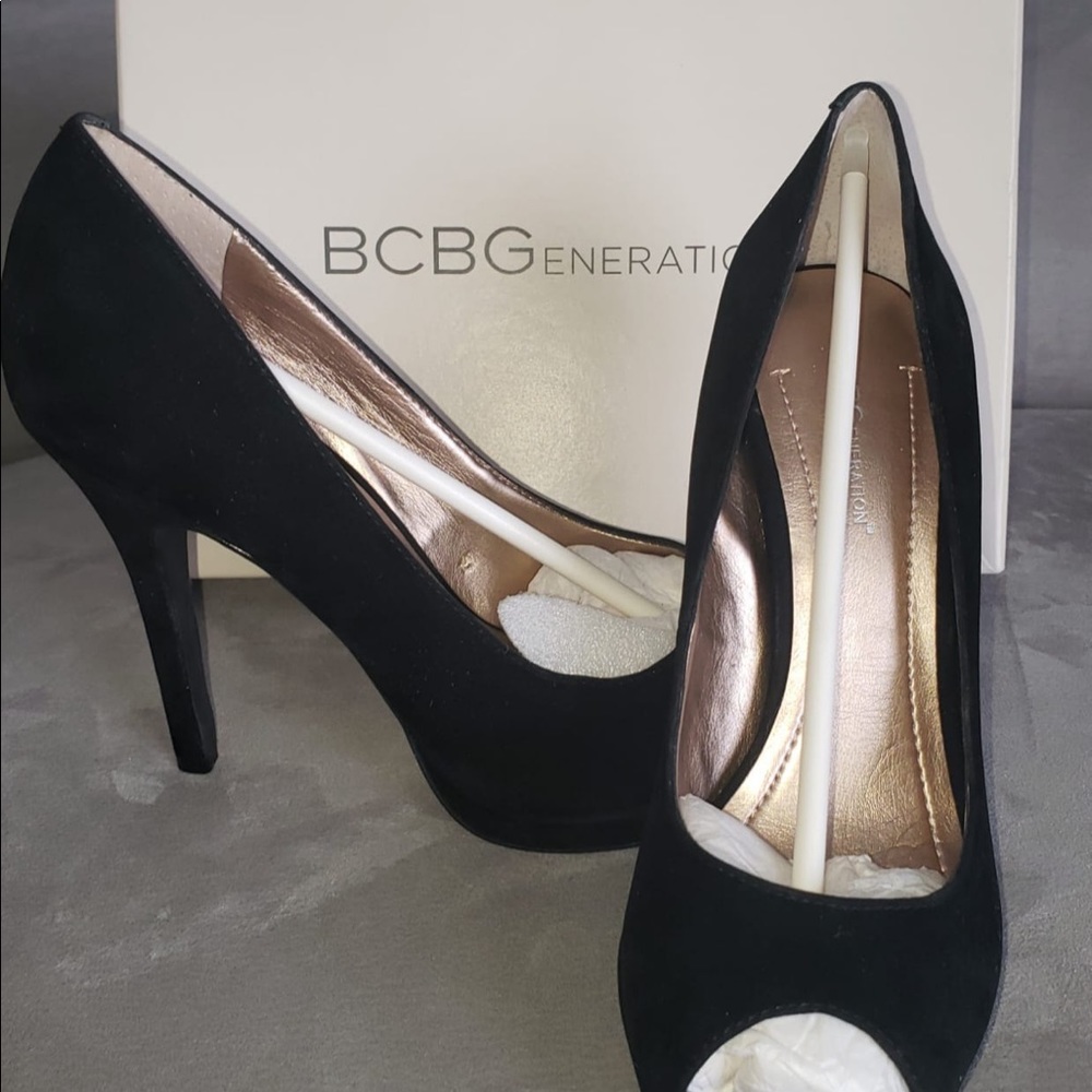 Shoes - Picture 5 of 16